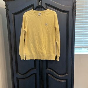 Women’s North Face pullover